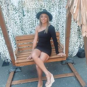 Meet your Posher, Hayley